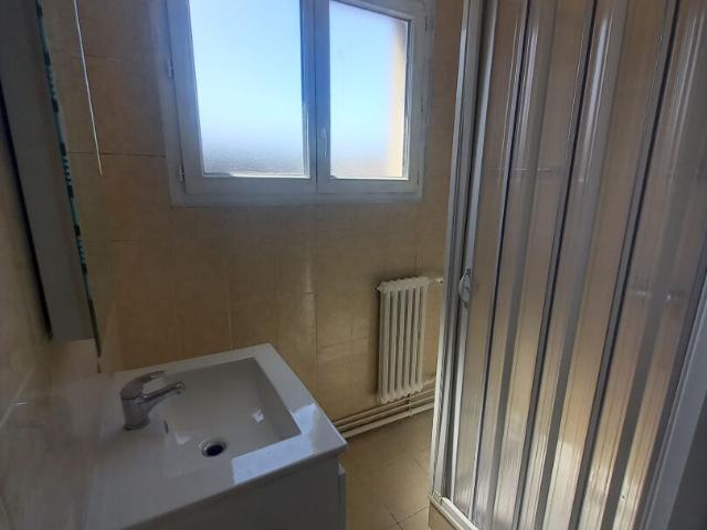 Appartement 3 pièces Vitry sur Seine 44.05m² 980€ à louer