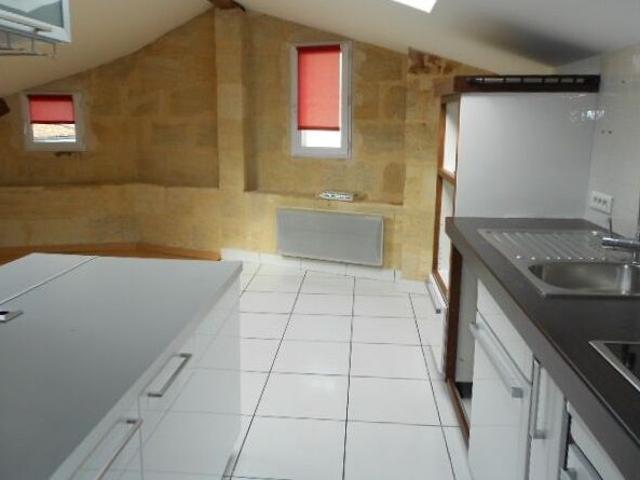 Appartement 3 pièces, à louer à Bordeaux 33000
