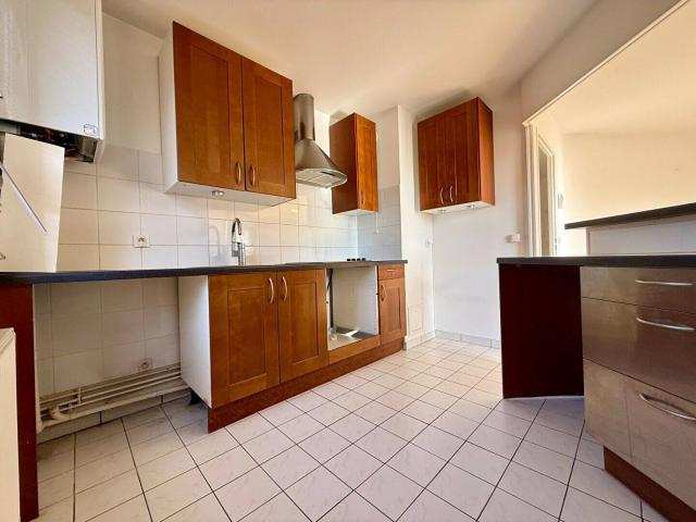 Appartement 3 pièces à louer à Lieusaint Exclusivité Guy Hoqu