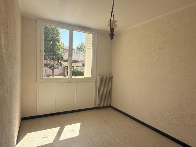 Appartement 3 pièces à louer dans résidence sécurisée