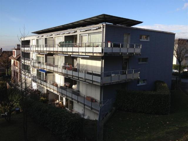 Appartement 3 pièces au rez supérieur idéalement situé !
