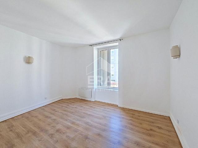 Appartement 3 Pièces AVEC BALCON