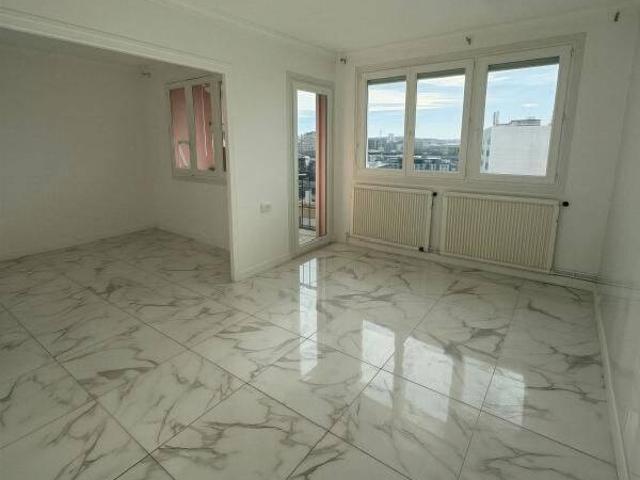 Appartement 3 pièces avec balcon Aubervilliers
