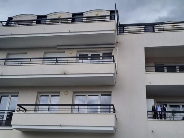 Appartement 3 pièces avec BALCON MODERNE PLACE DE PARKING EN SOUS SOL