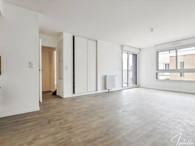 Appartement 3 pièces avec balcon ou terrasse et parking privatif à Retiers