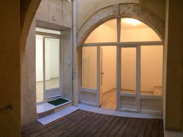 Appartement 3 pièces avec cours privative