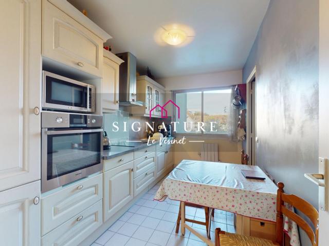 Appartement 3 pièces avec loggias, ascenseur et parking sous sol