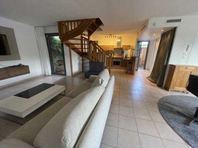 Appartement 3 pièces avec terrasse et petit jardin privatif 87