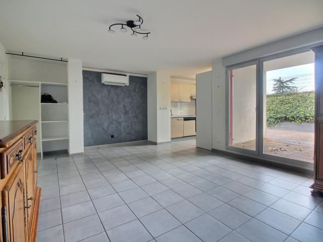 Appartement 3 pièces avec terrasse, parking et résidence récente