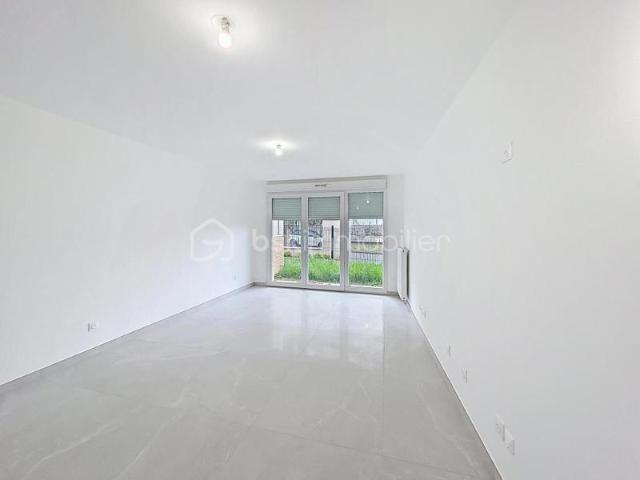 Appartement 3 pièces avec 2 chambres au rez de chaussée