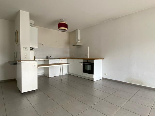 Appartement 3 pièces Bordeaux 59.78m² 866€ à louer l'Adresse