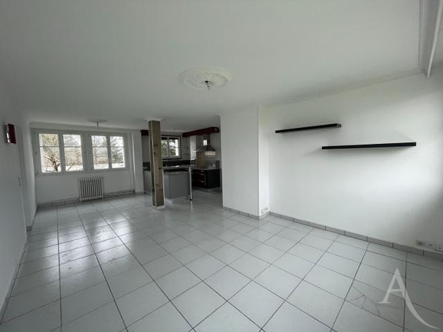 Location appartement 3 pièces, 76.65m², Châteauroux