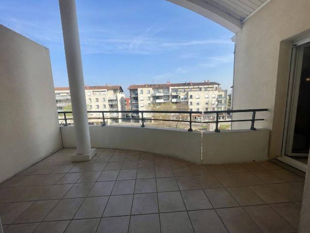 Appartement 3 pièces climatisé et balcon