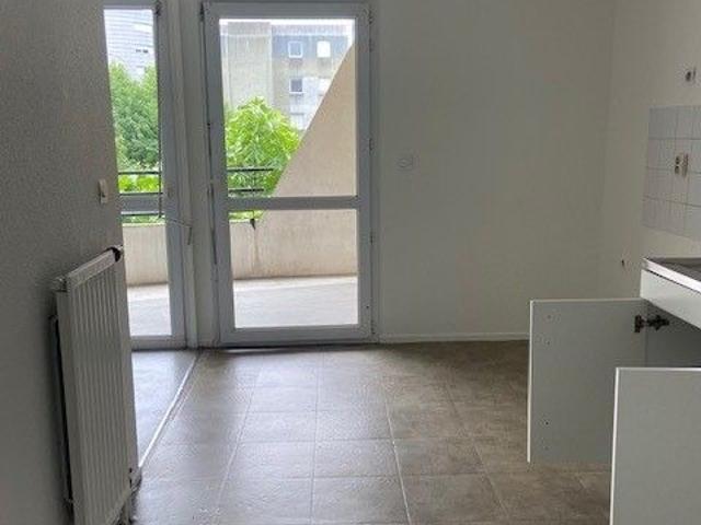 APPARTEMENT 3 PIECES + CUISINE ECHIROLLES