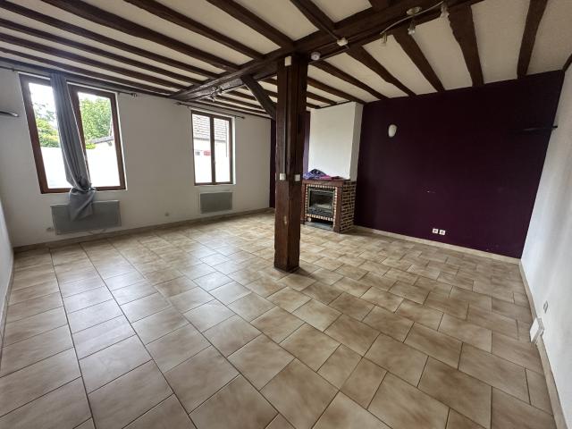 Appartement 3 pièces dans une commune avec écoles élémentaire et commerces proche Anet
