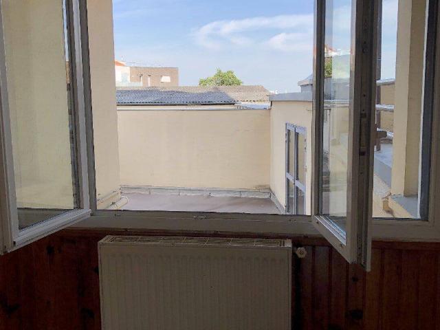 Appartement 3 pièces de +/ 47 m² traversant avec cellier