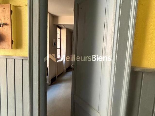Appartement 3 pièces de 55 m² – Cœur historique de Besançon – Fort potentiel