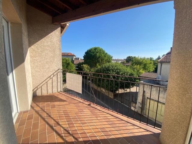 Appartement 3 pièces de 66m2 env, garage, 2 places de parkin. 66m² Le Thor