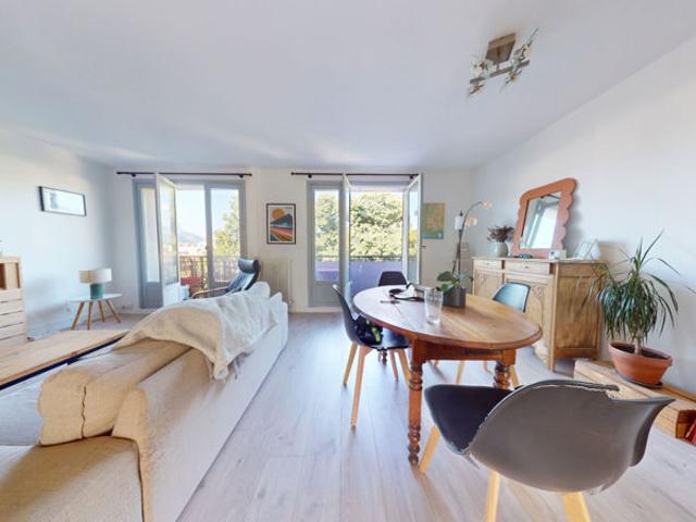 Appartement 3 pièces de 68,21 m2 secteur Palais des Sports