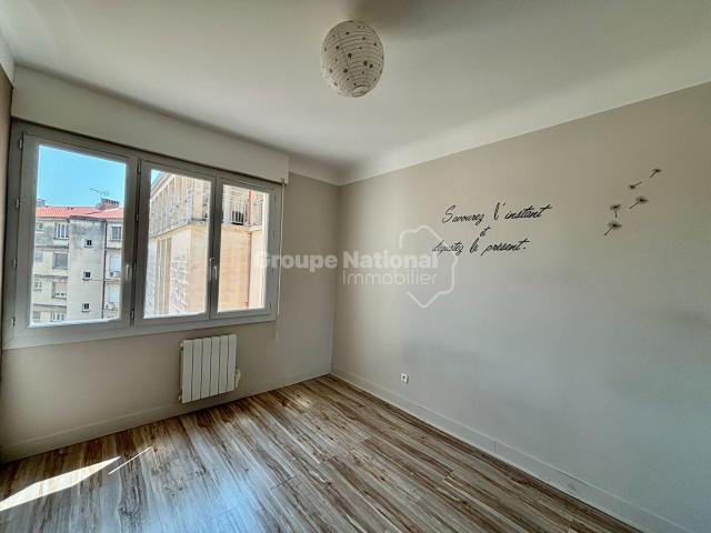Appartement 3 pièces de 74.70 m2, à Tarascon