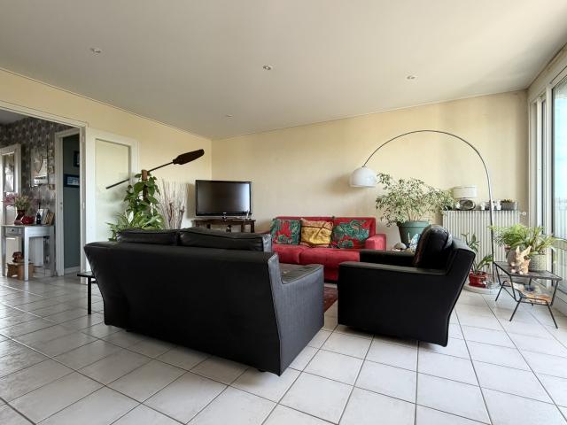 APPARTEMENT 3 PIECES DE 80 M2 AVEC BALCON DONNANT SUR PARC VERDOYANT