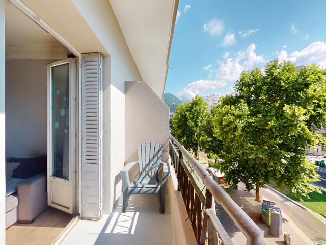 Appartement 3 pièces de 82 m2 avec 2 balcons Vallier / Libération Grenoble Aigle
