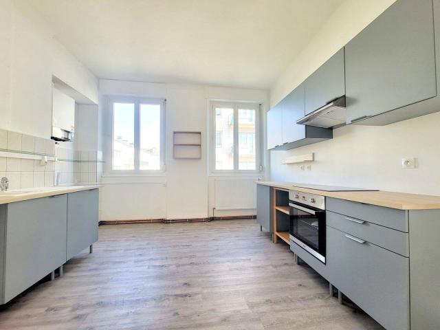 Appartement 3 pièces de 82m2, 7 Quai du Maréchal Leclerc 88100 S