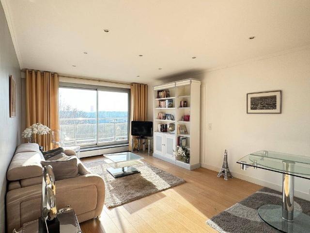 Appartement 3 pièces en meublé avec balcons