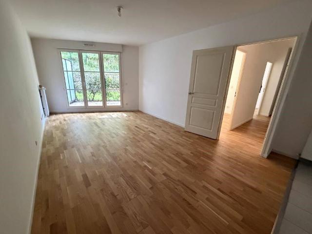 APPARTEMENT 3 PIÈCES EN RDC IDÉALEMENT SITUÉ