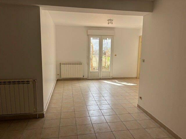 Appartement 3 pièces en rez de jardin dans résidence sécurisée a