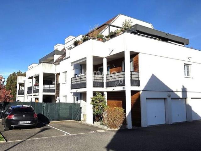 Appartement 3 pièces en rez de jardin + garage et parking