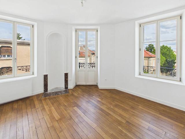Appartement 3 pièces entièrement rénové Rue de Paris