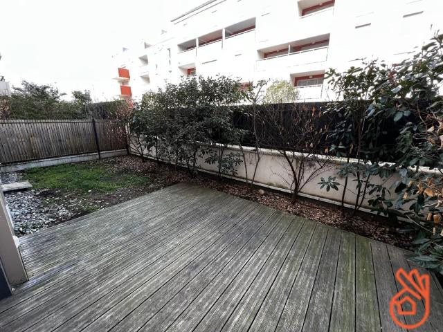Appartement 3 pièces Jardinet et Terrasse de 32 m² et parking en