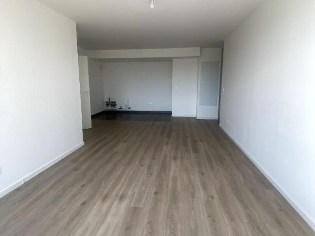 Appartement 3 pièces Le Blanc Mesnil 65.91m² 1590€ à louer