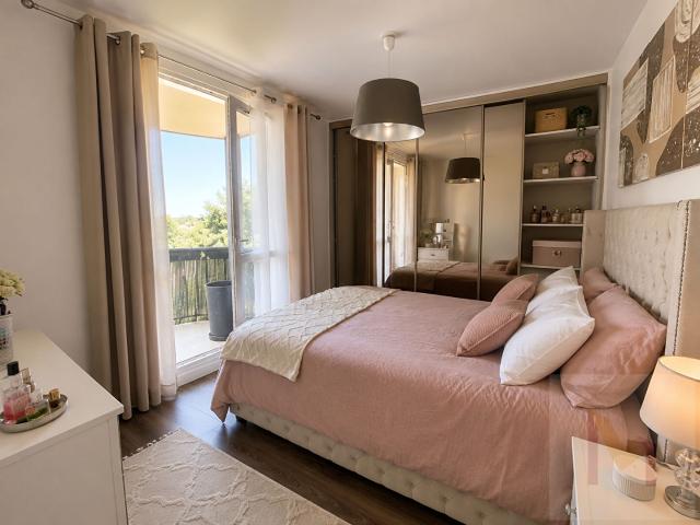 Appartement 3 pièces lumineux avec balcon RER A à 8 min