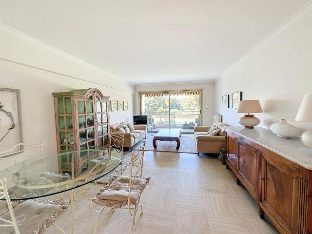 APPARTEMENT 3 PIECES MEUBLE 22 Avenue Montrose Résidence Mon