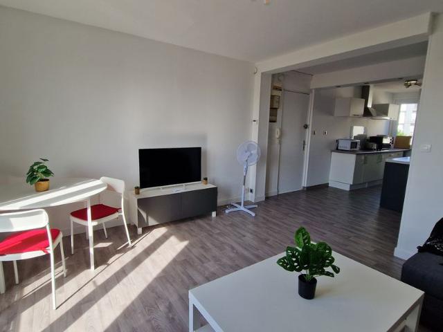 APPARTEMENT 3 PIECES MEUBLE 61 m2 COMPIEGNE