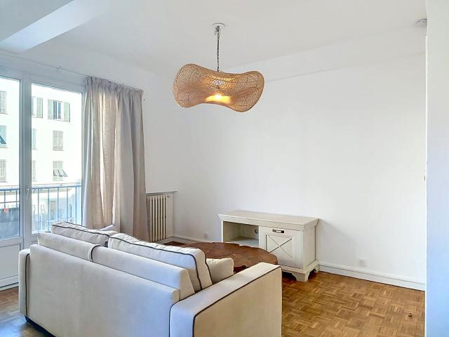 Appartement 3 pièces meublé à louer à Nice Quartier Borriglione