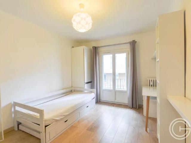 APPARTEMENT 3 PIÈCES MEUBLÉ AVEC PARKING 11 AV GLORIA NICE BAS MAGNAN
