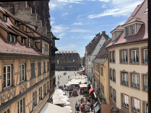 Appartement 3 pièces meublé en hyper centre de Strasbourg avec vue Cathédrale