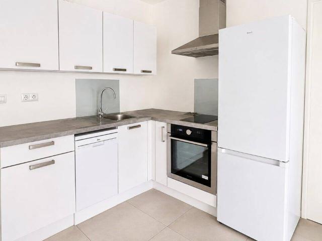 Appartement 3 pièces meublé et climatisé avec terrasse et garage au centre Cannes