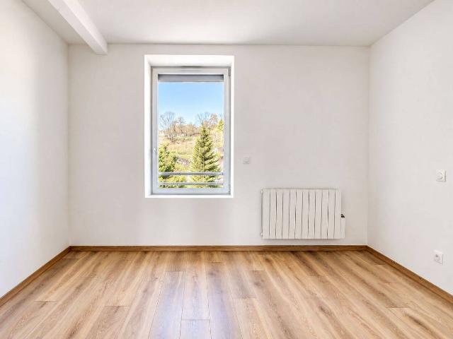 Appartement 3 pièces meublé neuf à Chatillon la Palud