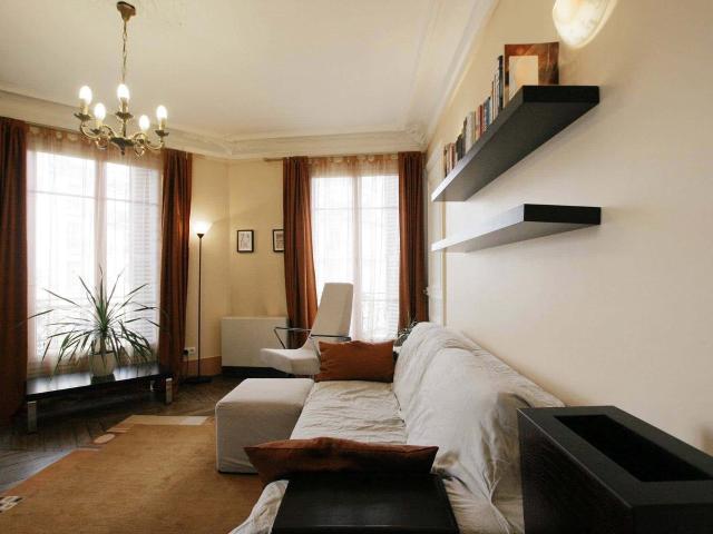 APPARTEMENT 3 PIÈCES MONTMARTRE
