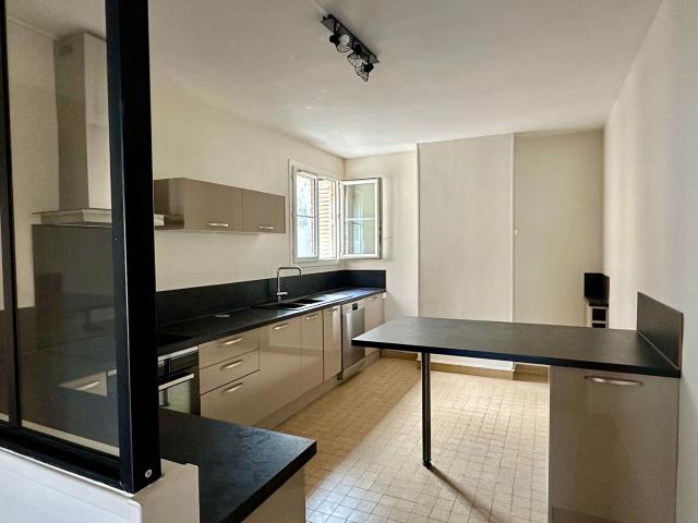 Appartement 3 pièces Orléans 94.00m² 1030€ à louer