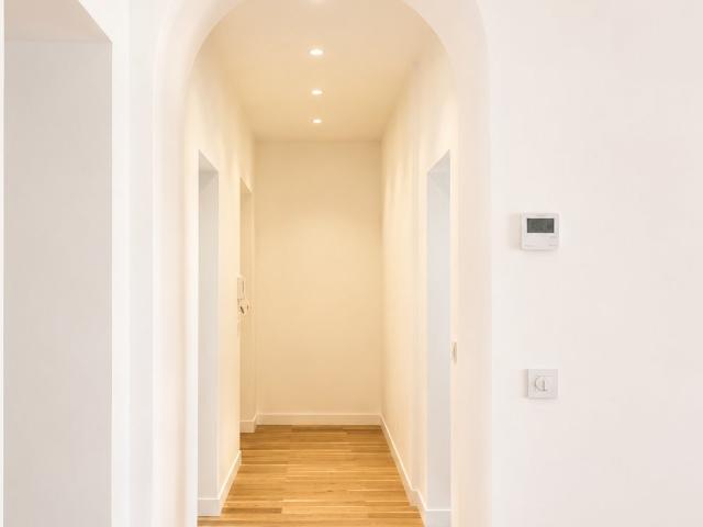 Appartement 3 pièces Place Garibaldi, Place du Pin, rénové luxe étage élevé ascenseur, 2 balcon