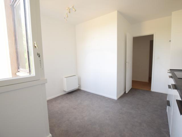 Appartement 3 pièces sans vis à vis avec balcon loggia et place de parking