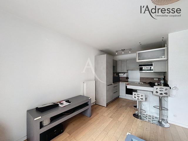 Appartement 3 pièces Suresnes 64.00m² 1870€ à louer