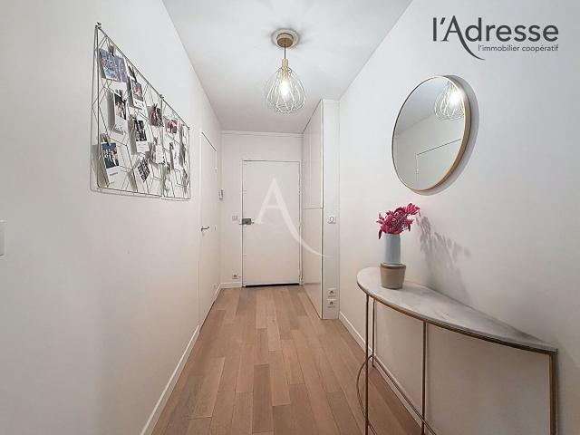 Appartement 3 pièces Suresnes 81.00m² 2200€ à louer