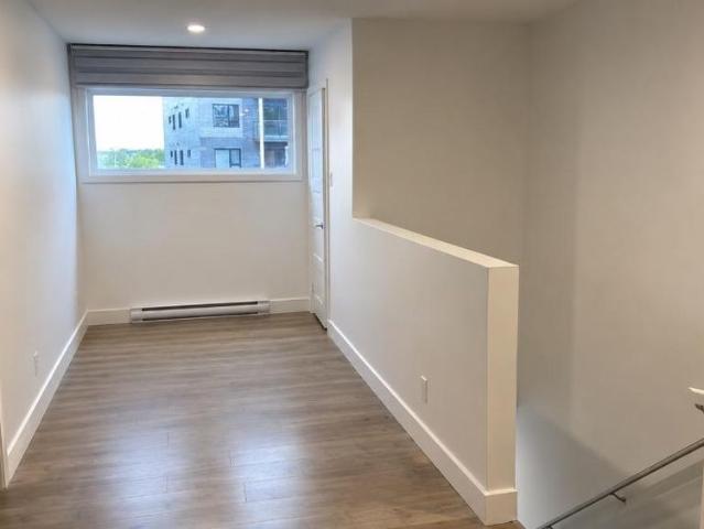 Appartement 3 1/2 avec stationnement