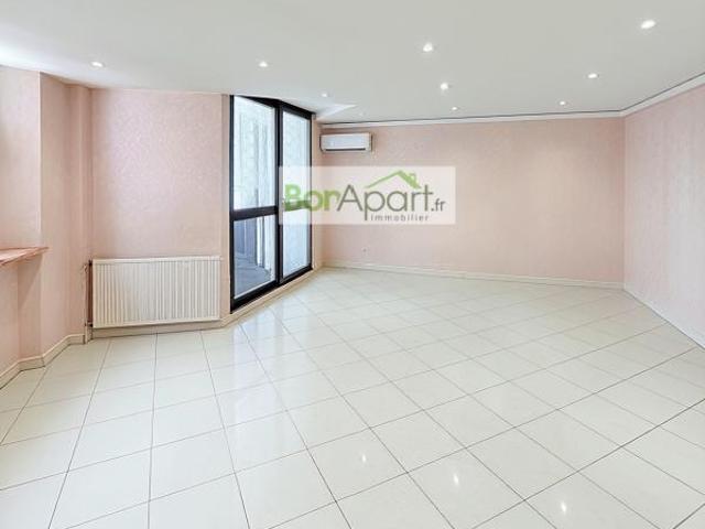 Appartement 3 4 pièces de 92.6m² au 8ème étage avec ascenseur